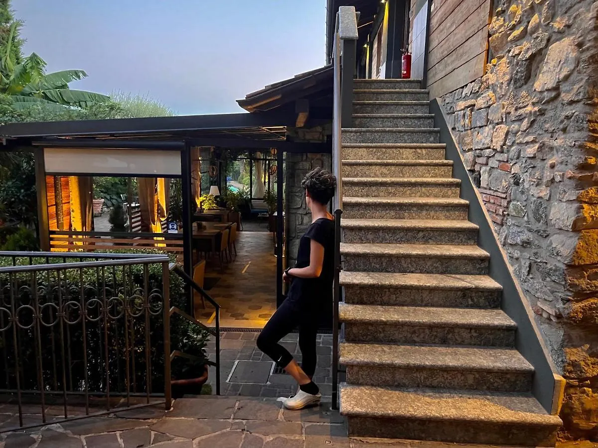 *** Bed & Breakfast Heidi Bed And Breakfast Albavilla Italy