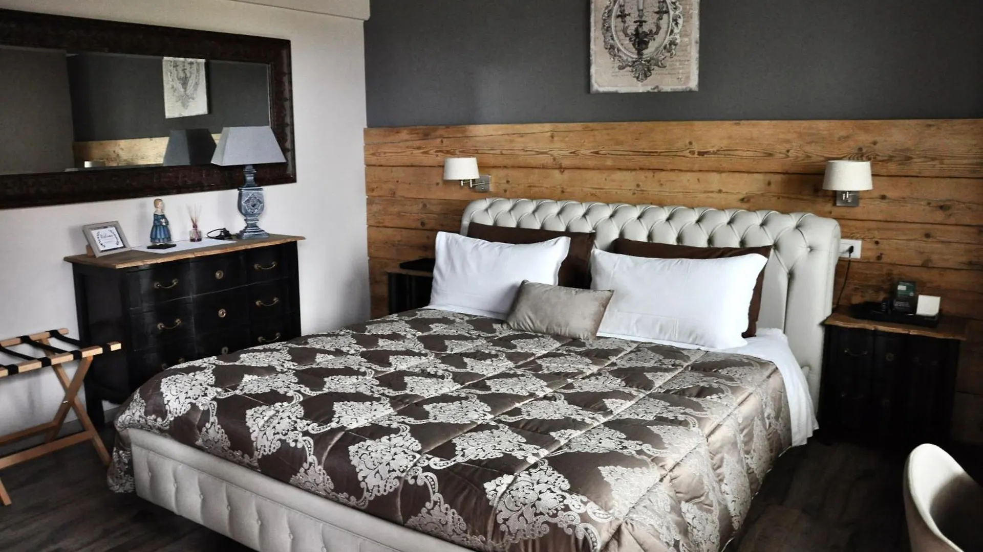 Heidi Bed And Breakfast Albavilla Bed & Breakfast