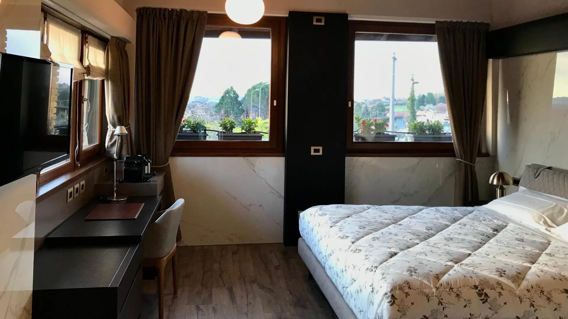 *** Bed & Breakfast Heidi Bed And Breakfast Albavilla Italy